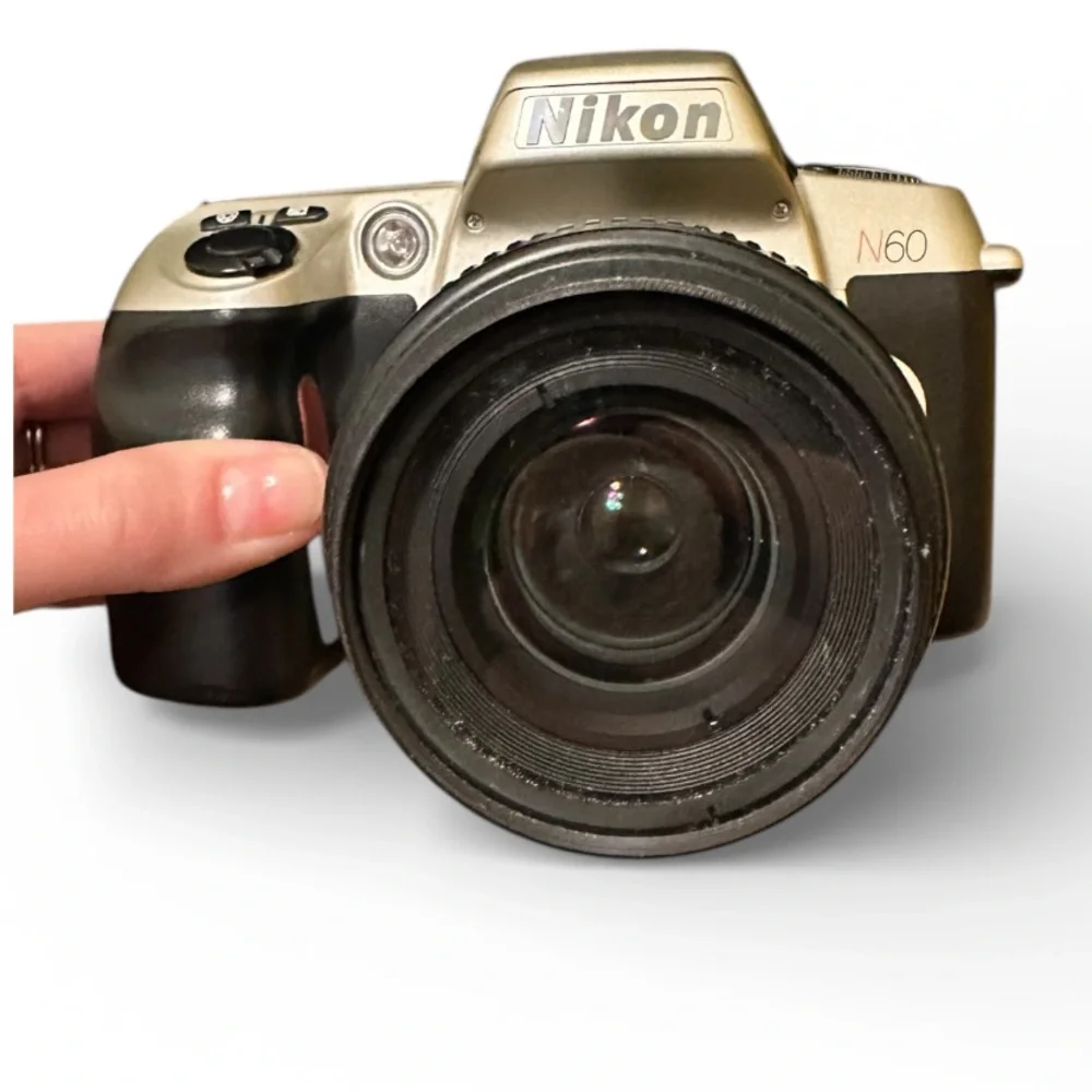 Nikon N60 52mm Tiffen zoom lens